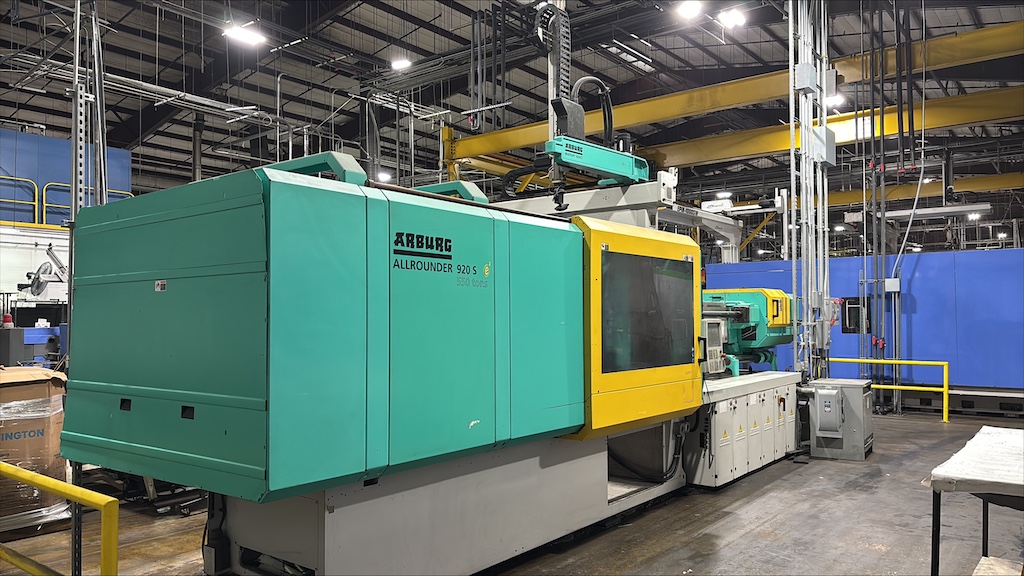 Used 2015 Arburg 920S 5000-3200 Injection Molding Machines: Horizontal
