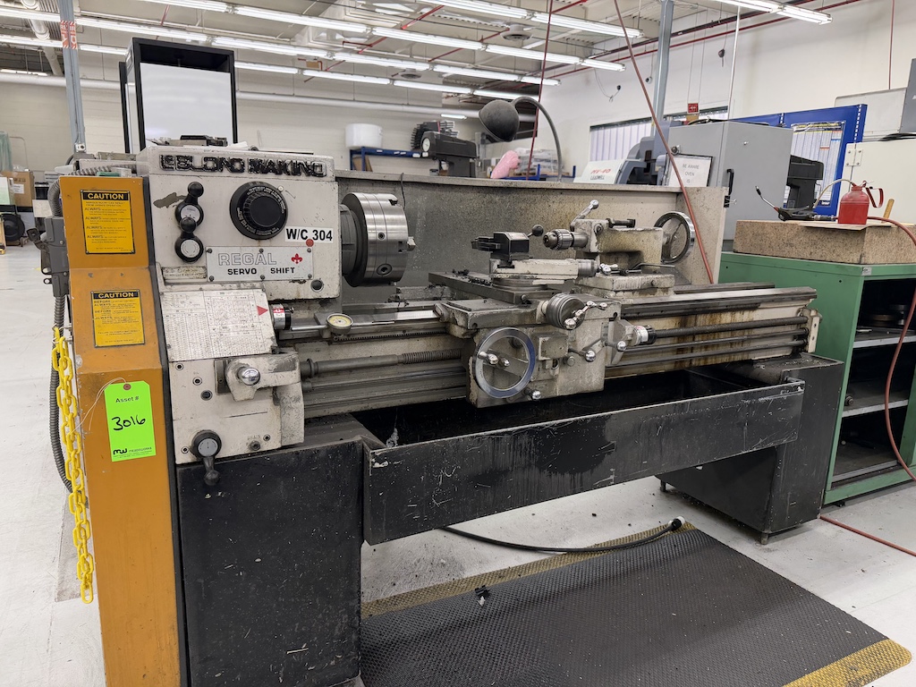 Used LeBlond Regal Servo Shift Lathes, Engine