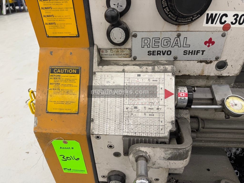 Makino Regal Servo Shift 15" Engine Lathe - Image 2