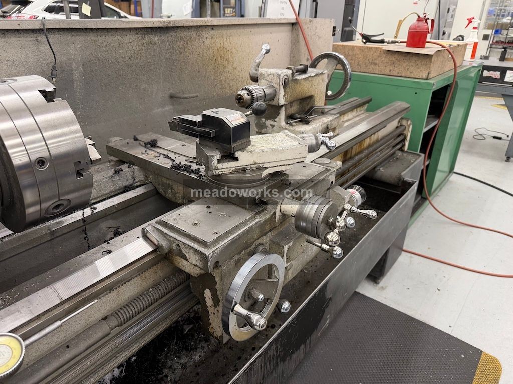 Makino Regal Servo Shift 15" Engine Lathe - Image 12