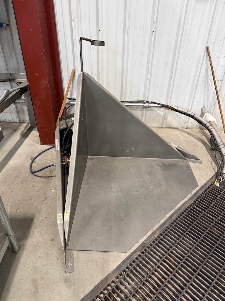Used Novatec 29-950 Gaylord Tilters