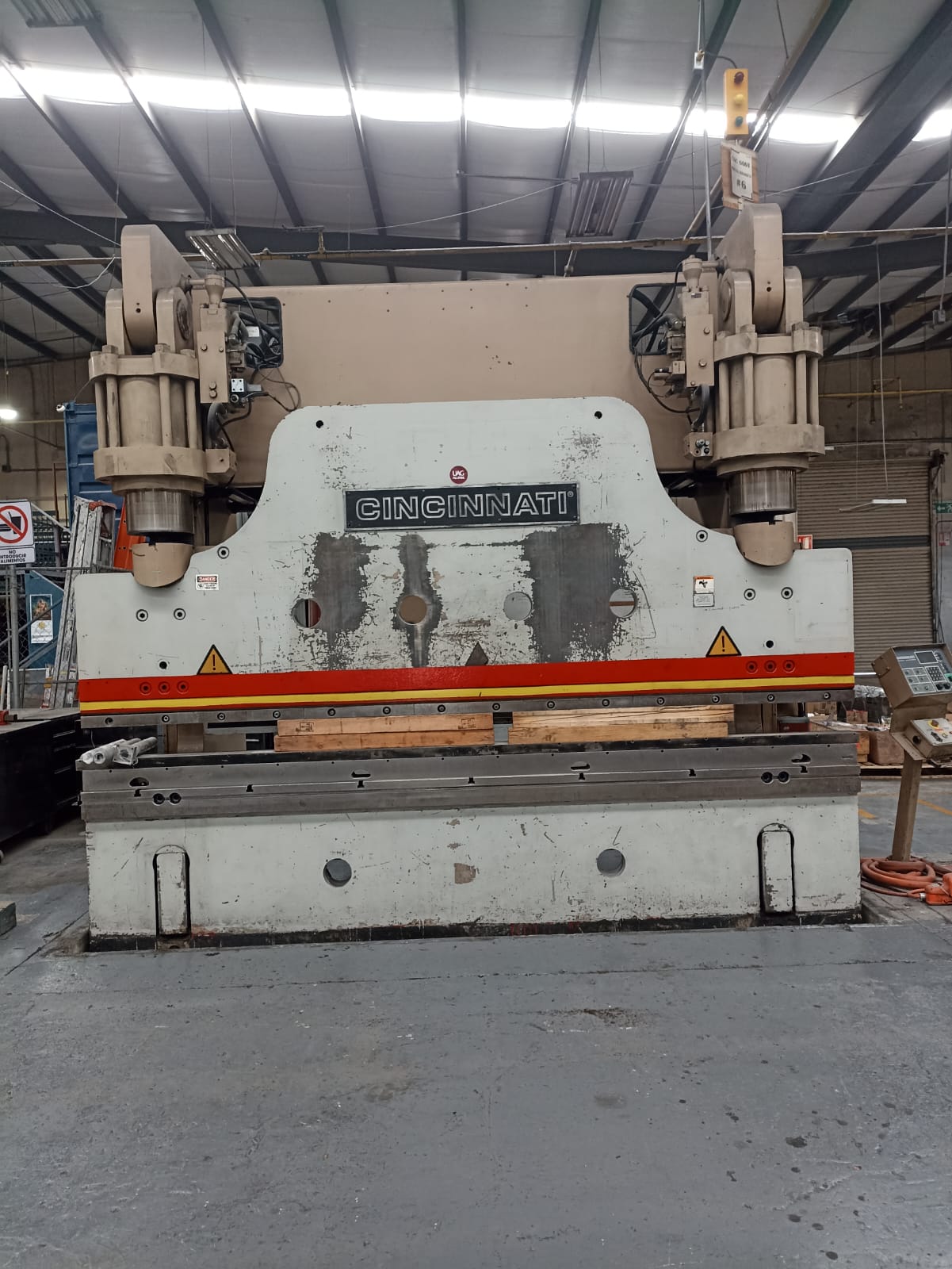 Used Cincinnati 600FMII Press Brakes