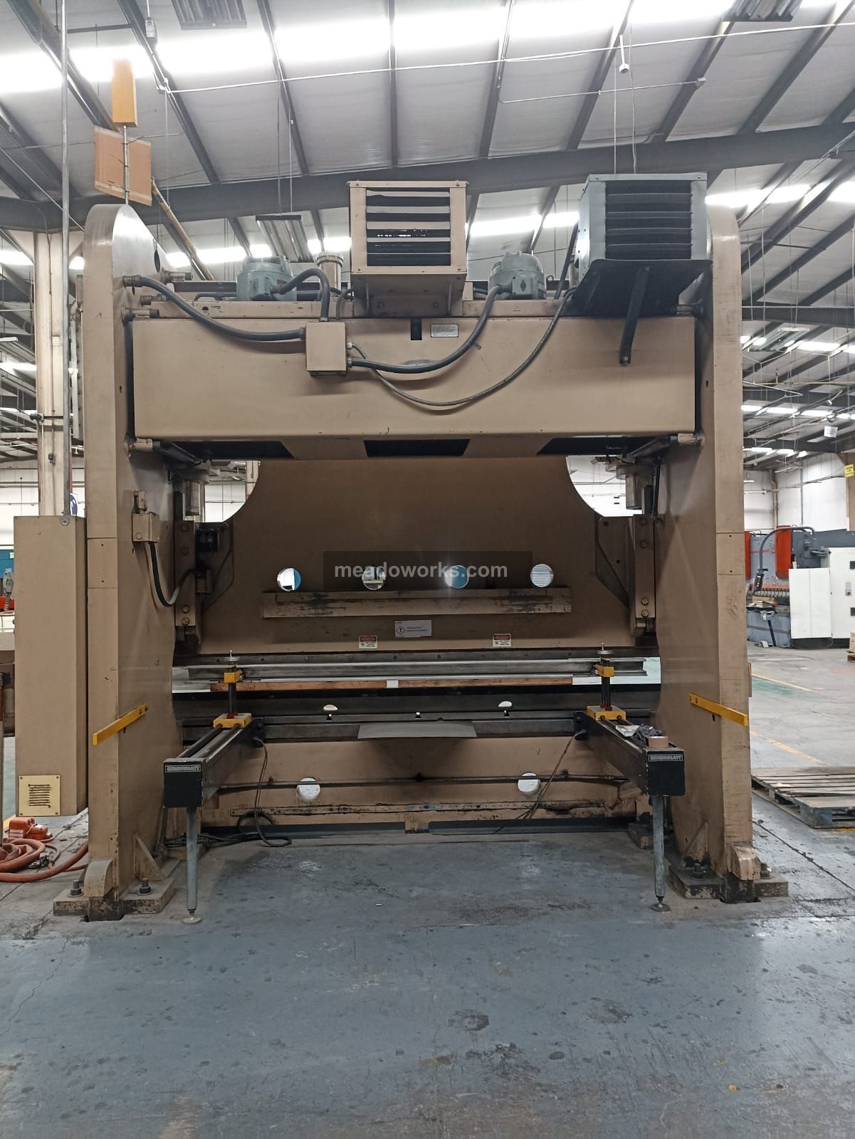 PRESS BRAKE 600d.jpeg