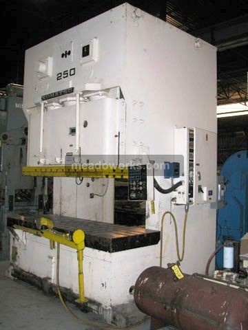 1984 Komatsu OBW250 Geared-Design, Double Crank, Gap Frame Press
