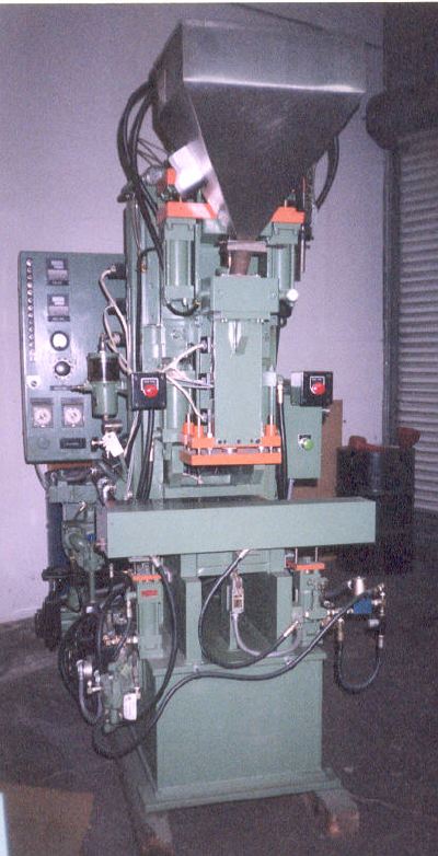 Used Trueblood V15-4 Injection Molding Machines: Vertical