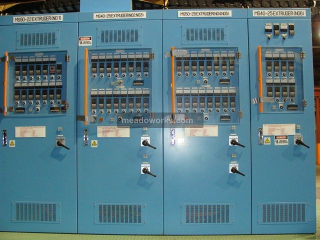 1993 Toyo BMSR-VP-1400 x 260HD Six-Layer Extrusion, 18-Station Rotary Wheel Continuous Automatic Bottle Blow Molder - 1697-8.jpg
