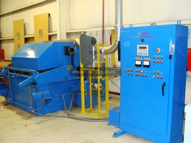 2002 Ferry M-40PC Single Station Clamshell-Style Rotational Molding Machine - 1754-15.jpg