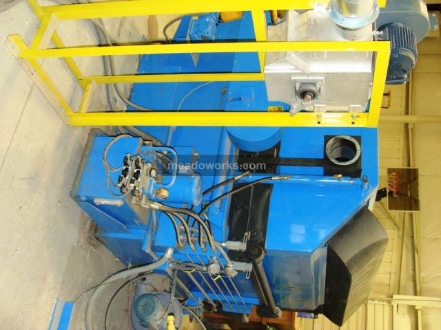 2002 Ferry M-40PC Single Station Clamshell-Style Rotational Molding Machine - 1754-9.jpg