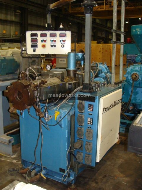 1996 Krauss Maffei KMD 2-40KK Twin Screw Counter Rotating - 1967-1.jpg