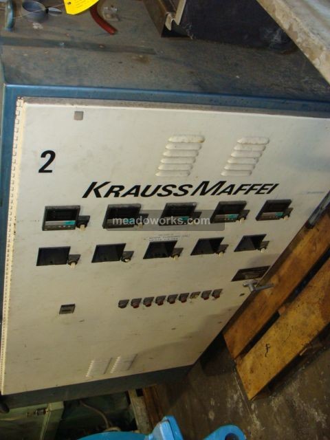 1996 Krauss Maffei KMD 2-40KK Twin Screw Counter Rotating - 1967-5.jpg