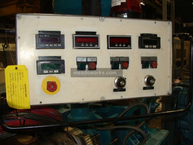 1987 Krauss Maffei KMD 2-50KK Twin Screw Counter Rotating - 1968-2.jpg