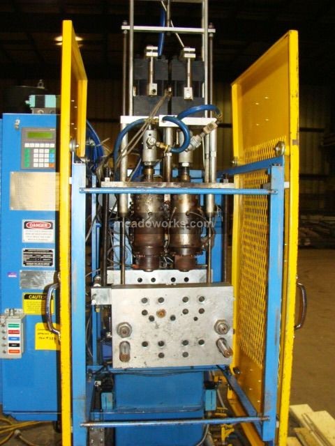 1995 Rocheleau R4 Reciprocating Screw Extrusion Blow Molder - 2140-3.jpg