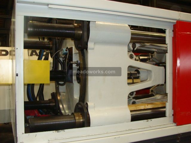 2000 Cincinnati Milacron MT 310-36 WP - 2319-2.JPG