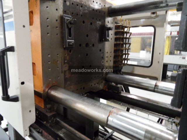 1993 Cincinnati Milacron VT-300-13 - 2571-3.jpg