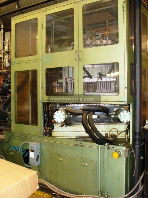 Aoki SBIII-500 PET Injection One-Step Stretch Blow Molder - 2602-1.JPG