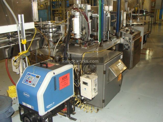 1998 B&H Manufacturing 2000 "U" Shaped Wrap Around Labeler - 2716-1.JPG