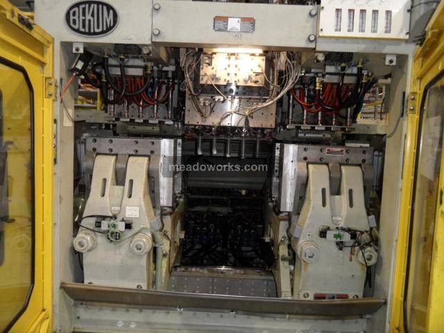 2004 Bekum BM 506 DL Continuous Extrusion, Multi-Layer Blow Molding Machine - 2884-5.JPG