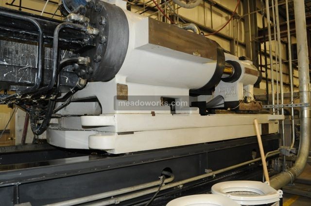 2003 Cincinnati Milacron MM880 - 2892-2.JPG