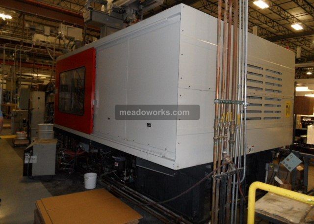 2003 Cincinnati Milacron MM880 - 2892-8.JPG