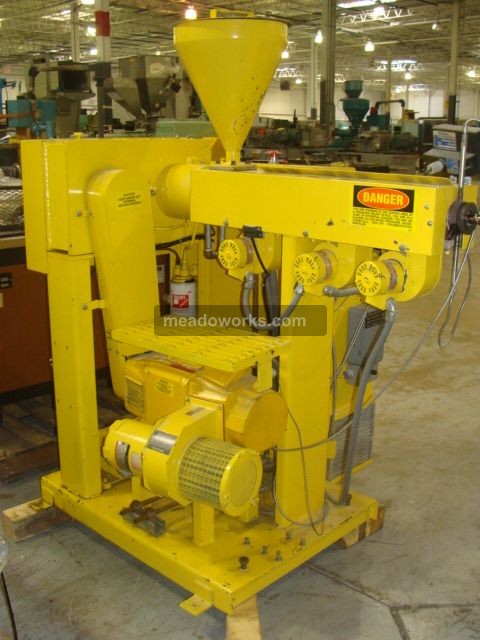 Wayne Yellowjacket 1" Single Screw Lab Extruder - 3013-1.JPG