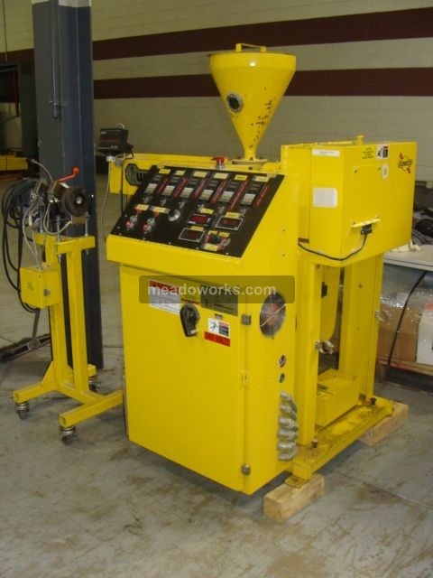 Wayne Yellowjacket 1" Single Screw Lab Extruder - 3013-2.JPG