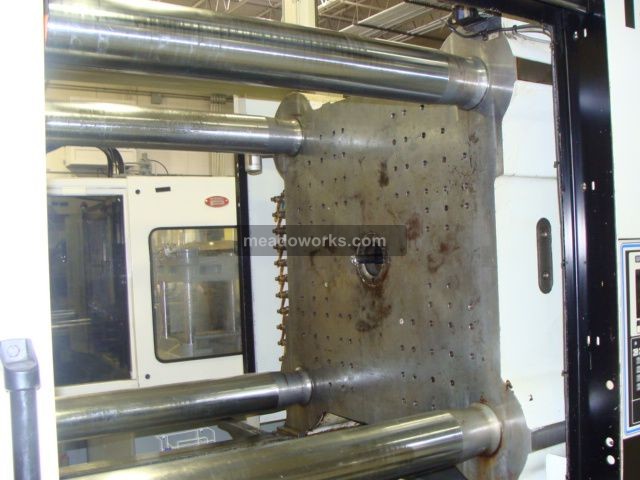 1998 Cincinnati Milacron VT440 - 3361-3.JPG
