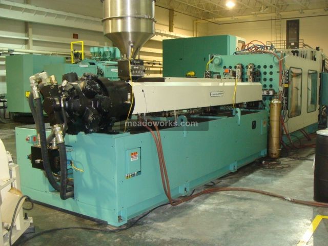 Wilmington Machinery 375 LP - Structural Plastics Injection Machine - 3487-2.JPG