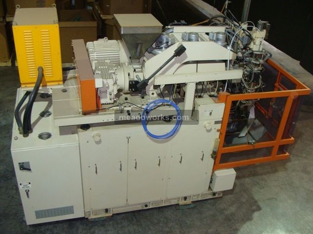 Tahara TZ 5554 Shuttle Blow Molder - 3489-3.JPG