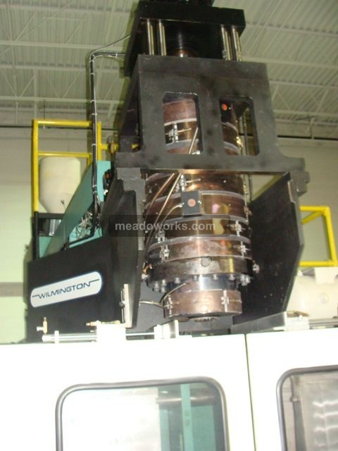 Wilmington Machinery 60-15-3L Industrial Blow Molder - 3490-2.JPG