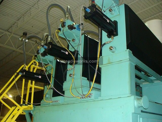 Wilmington Machinery 60-15-3L Industrial Blow Molder - 3490-6.JPG