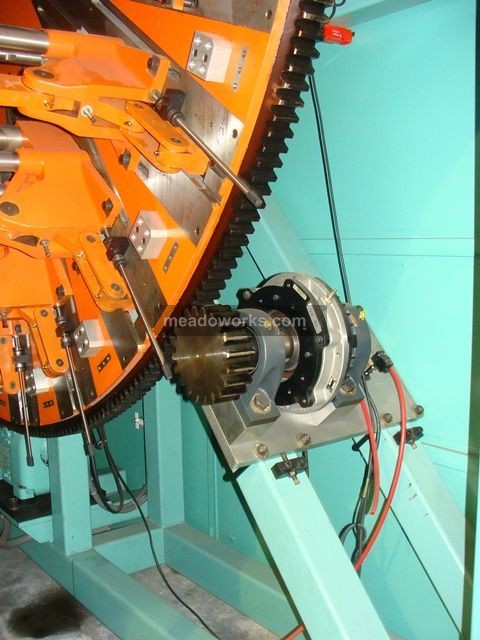 Wilmington Machinery 5W24 Horizontal Rotary Blow Molder - 3491-5.JPG