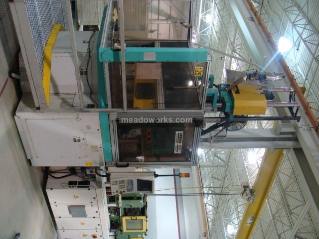 2004 Arburg 1500T 2000-675 - Vertical/Vertical - 3703-3.JPG