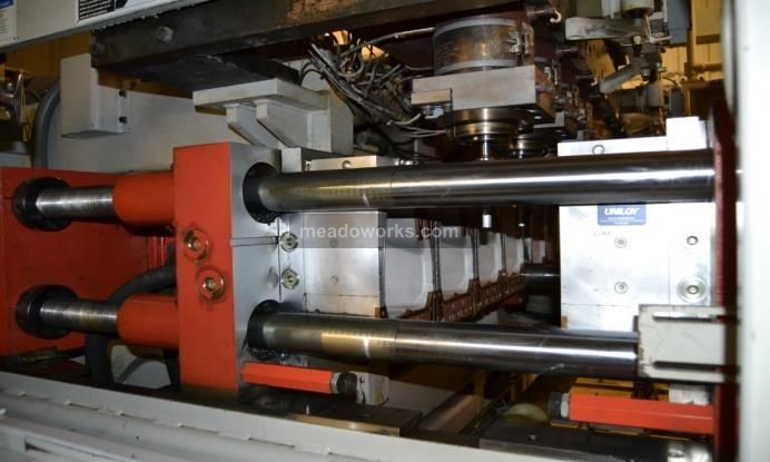 2004 Uniloy R-2000-100 Reciprocating Screw Blow Molder - 3722-2.jpg