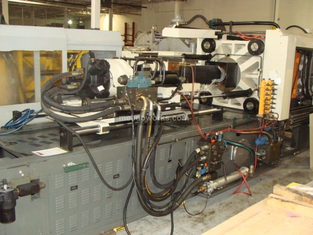 1995 Cincinnati Milacron VH500-54 - 3767-4.JPG