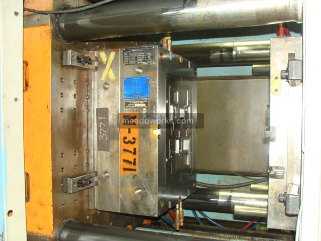1992 Cincinnati Milacron VT300-21 - 3945-4.JPG