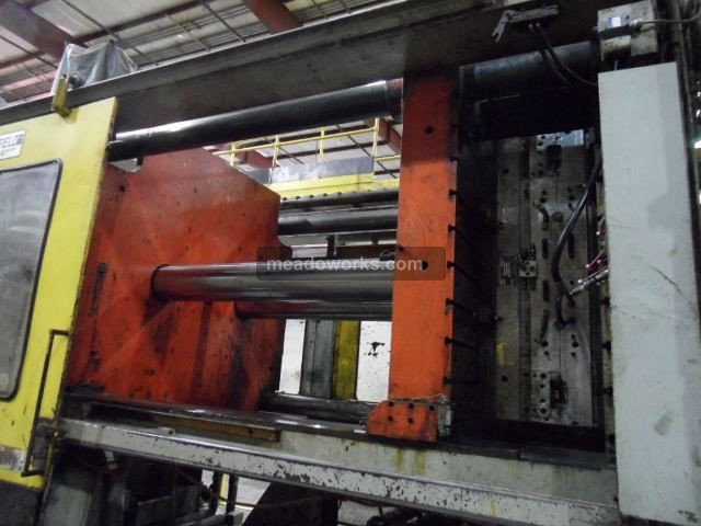 1997 Uniloy-Springfield SF500-646 - Structural Plastics Injection Machine - 3957-2.JPG