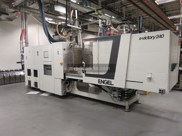 2010 Engel e-Victory 740/240US - 4573-3.jpg