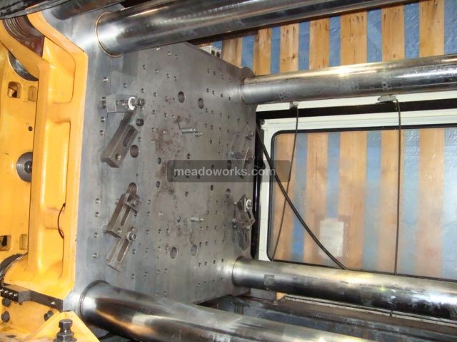 1998 Cincinnati Milacron VT-550-68 - 594-3.JPG