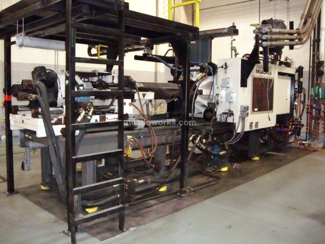 1997 Cincinnati Milacron Magna MH400-41 - 817-3.JPG