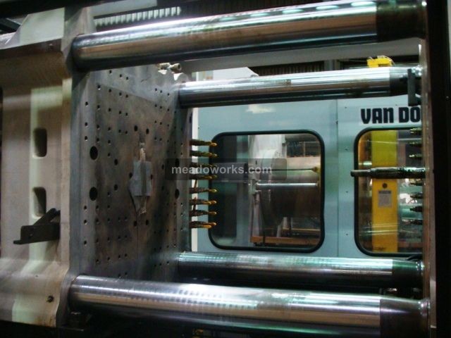 1999 Cincinnati Milacron VT440-54 - 835-2.JPG
