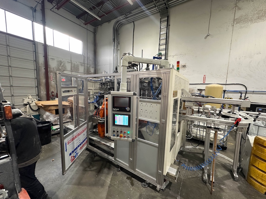 Used 2020 Tongda HSII-12L/3 Blow Molding: Continuous Extrusion