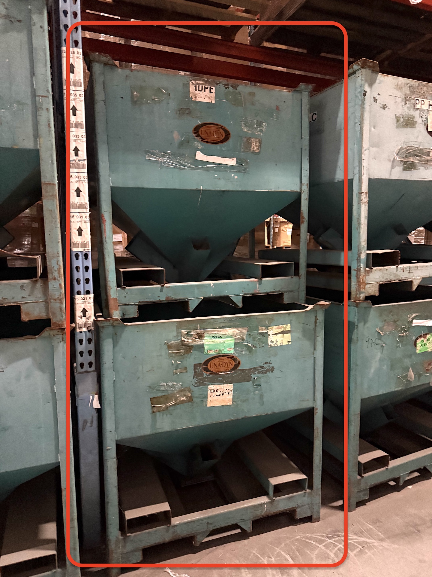 Used Una-Dyn null Material Bins