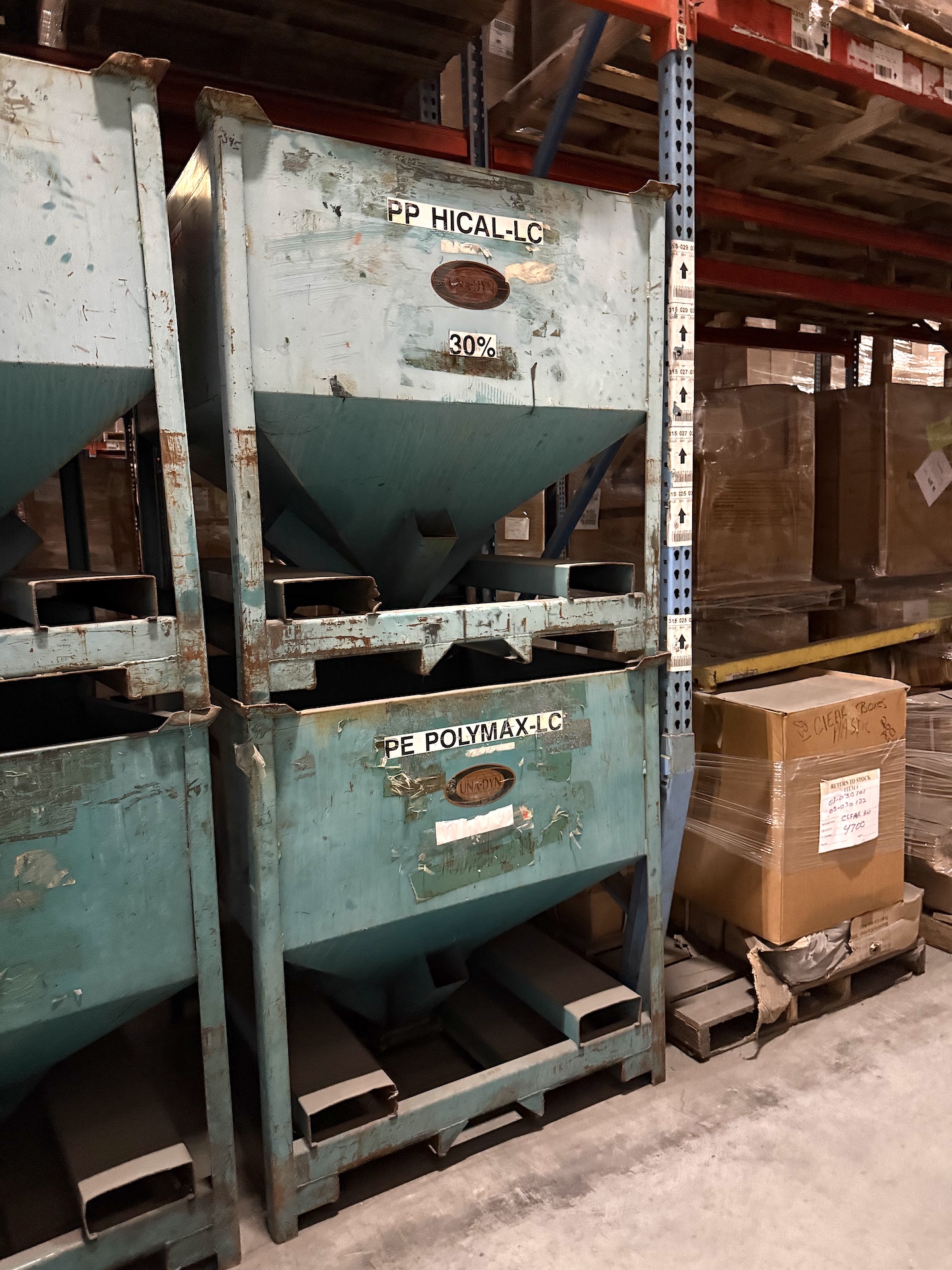 Used Una-Dyn null Material Bins