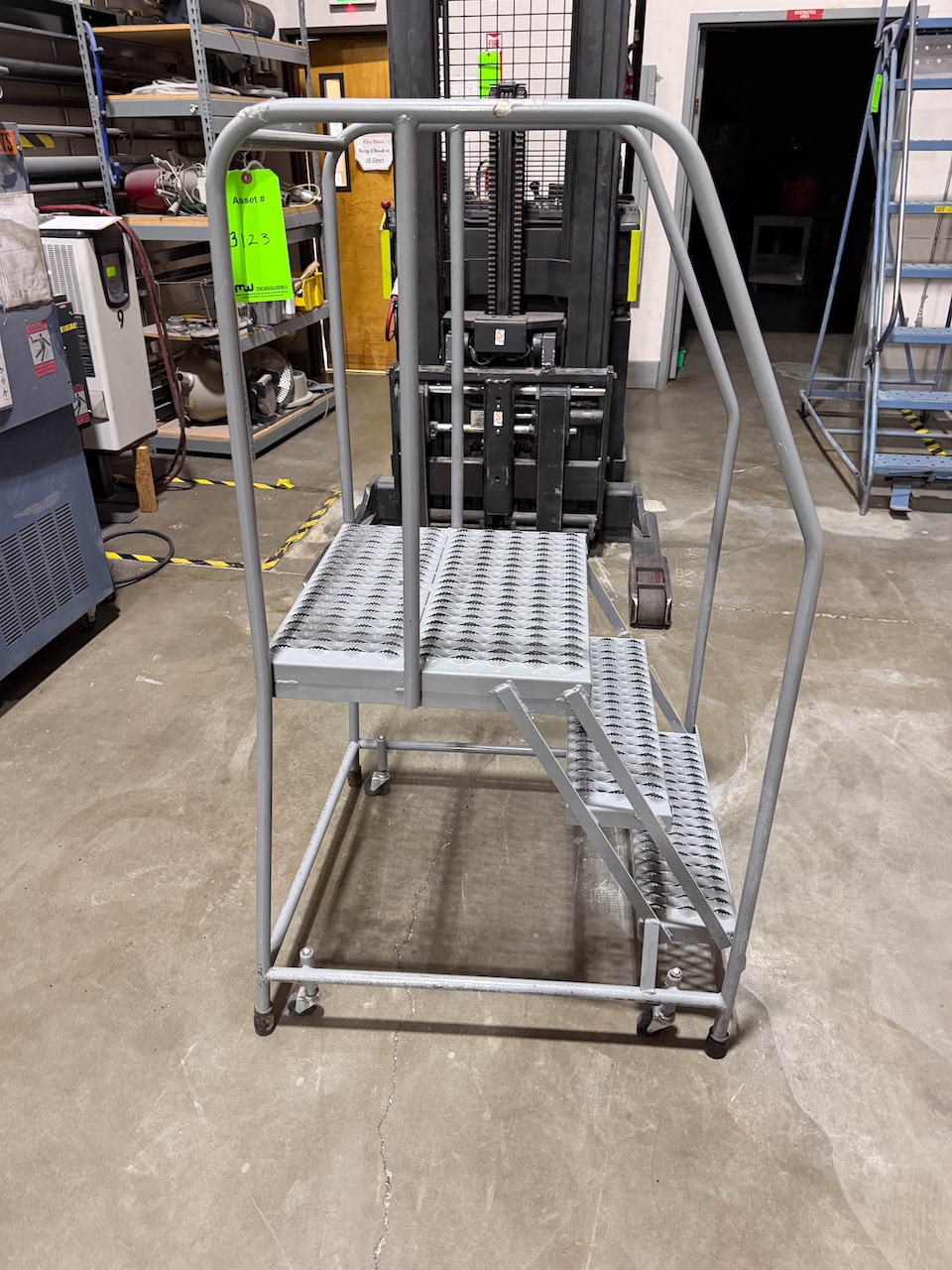3-Step Rolling Ladder