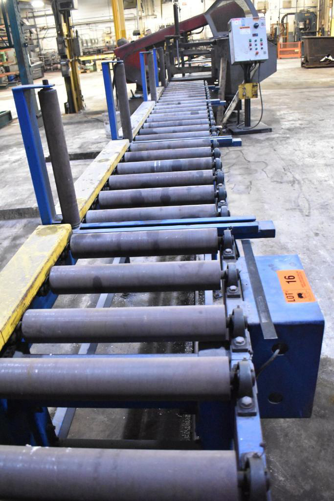 Outfeed conveyor rollers