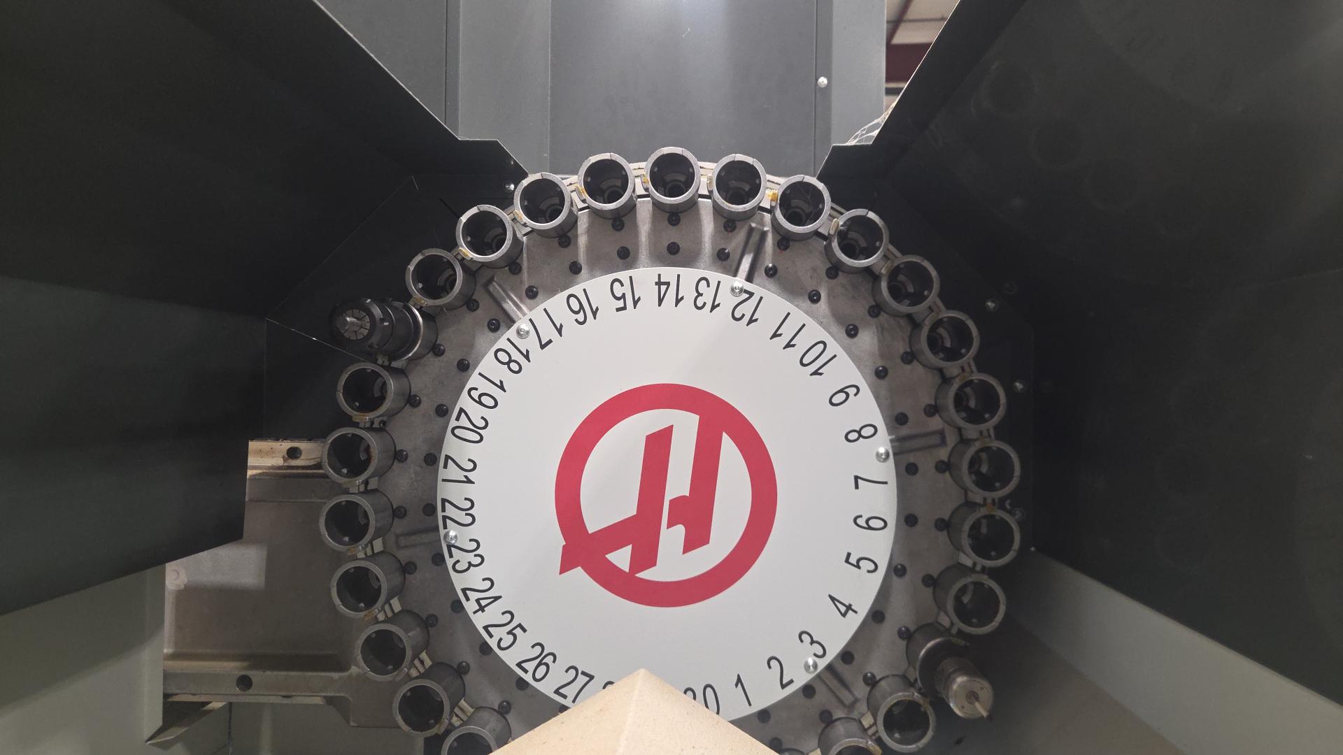Side-mount tool changer