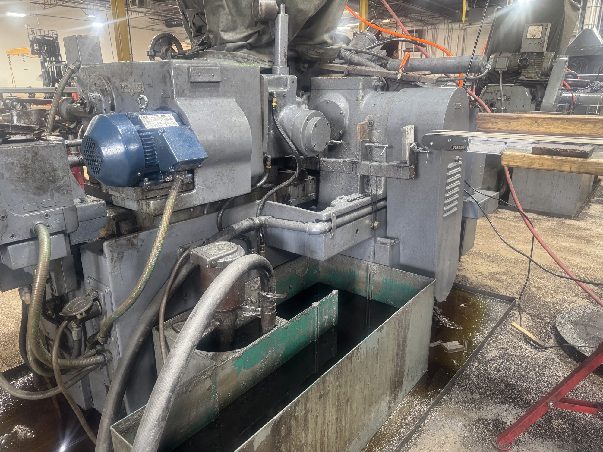 Cincinnati Cinco 15 – grinding wheel side
