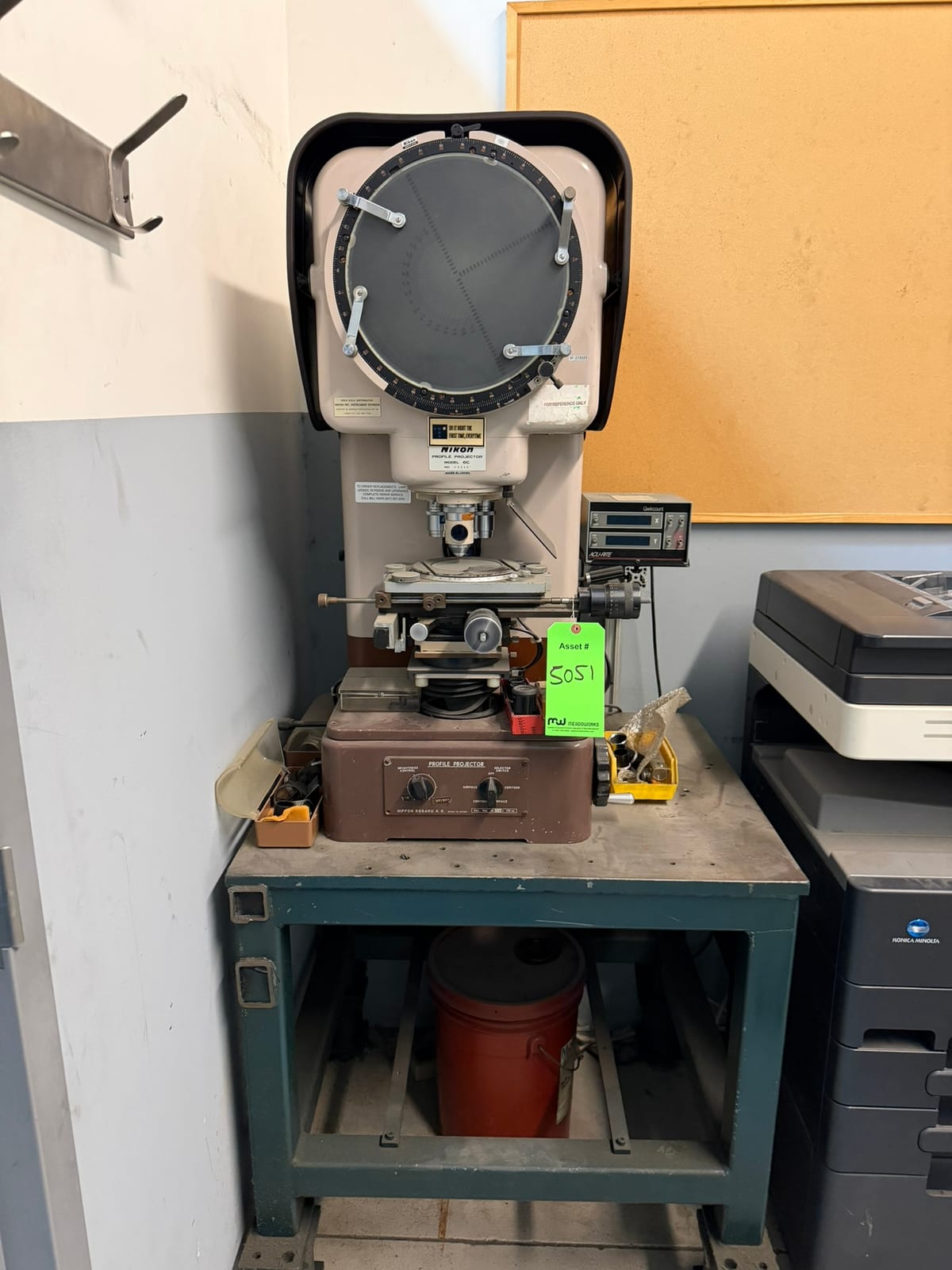 Used Nikon 6C Comparators