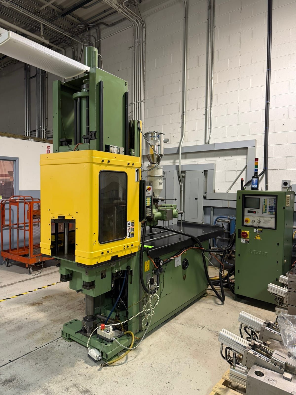 Used 1997 Arburg Allrounder 270 M 500-90 V0 Injection Molding Machines: Vertical