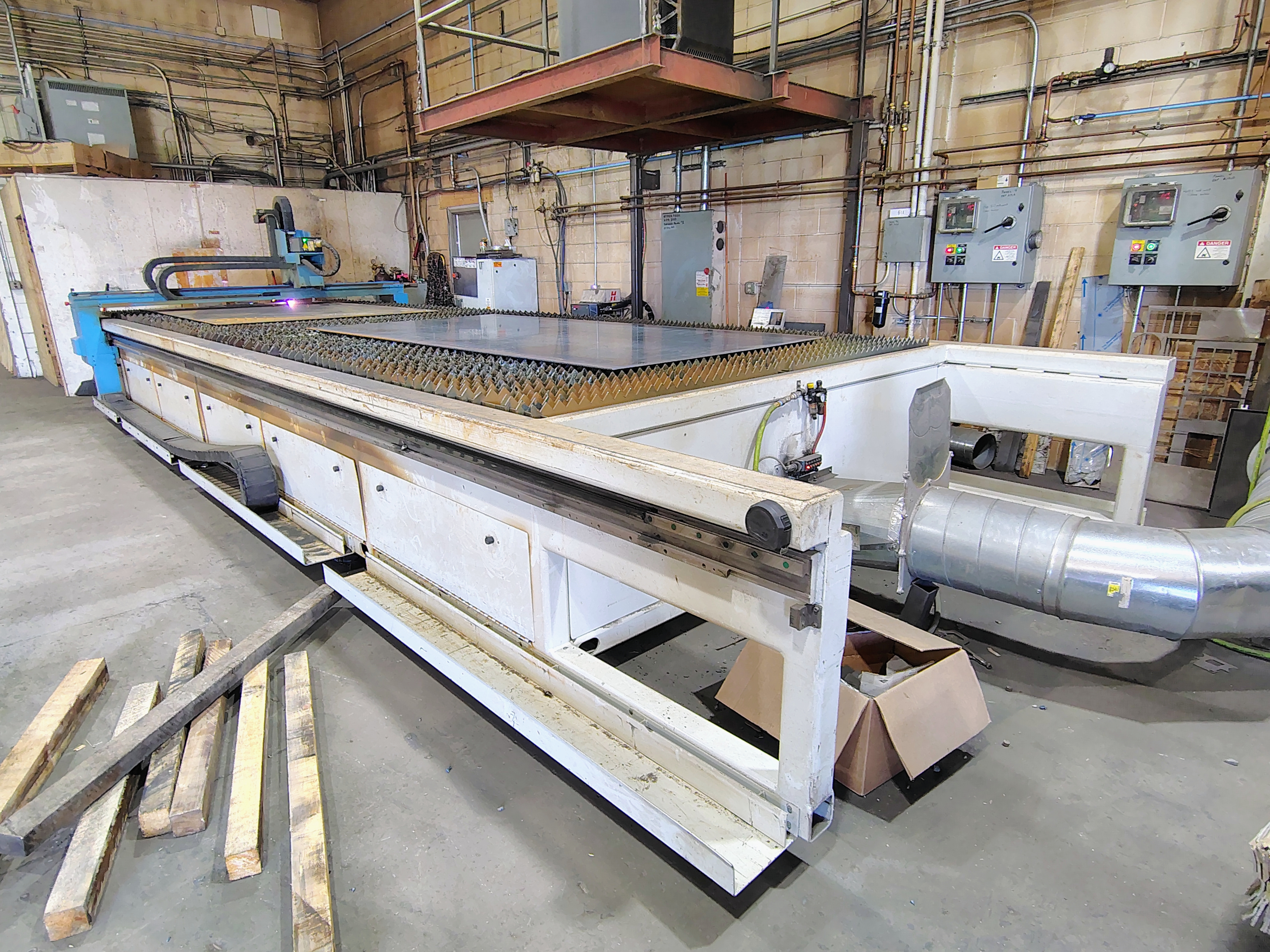 Table and duct